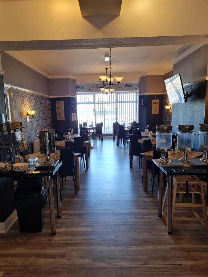 Queens Plaza Bed and breakfast Blackpool